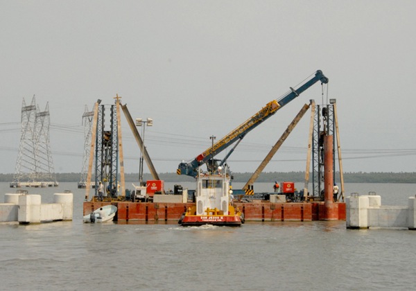 Floating Platform Leases, for Oil Well Capping